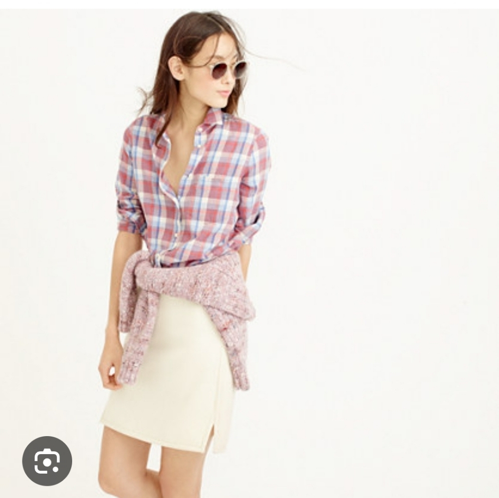 Jcrew Boy shirt in Dawson Plaid. Size 0